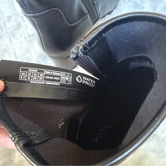 Vionic Ronan Black Water Proof Heeled Boots Women’s Size 8.5 - Picture 5 of 8